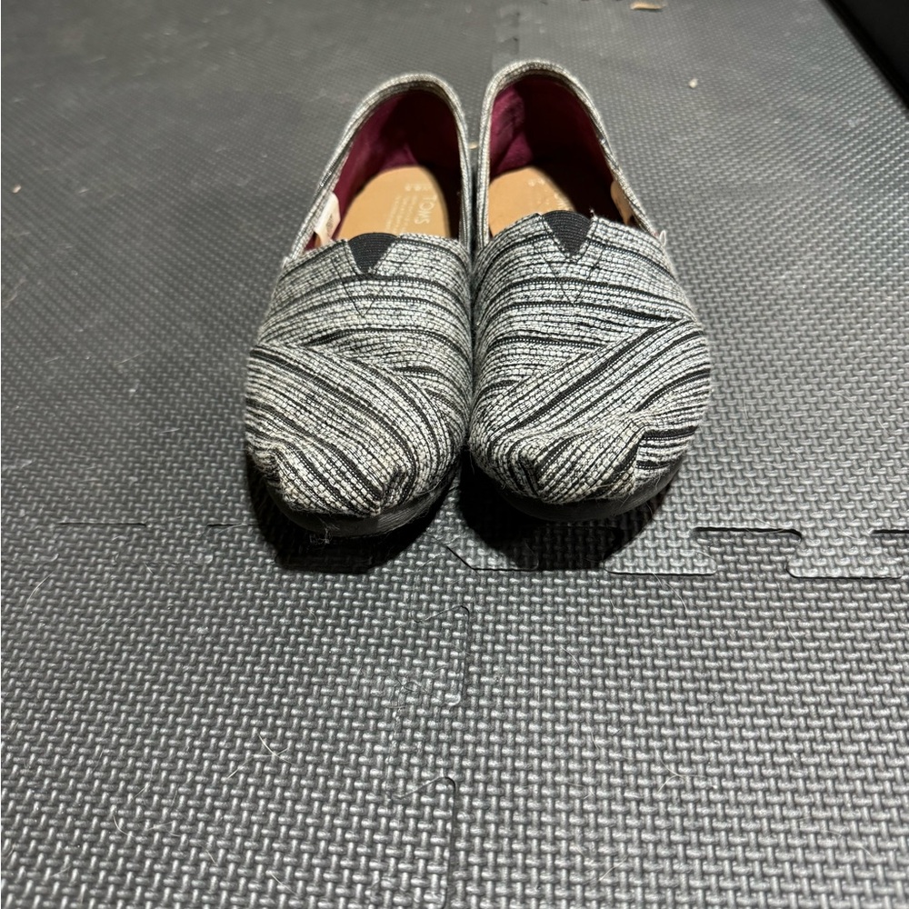 Toms size 8.5